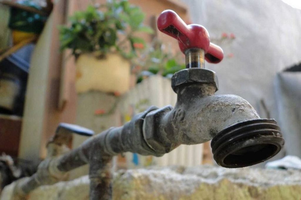 Vecinos de Atamo norte protestan por falta de agua