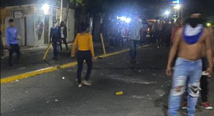 «Conflicto en Zulia: Indígenas Yukpas Agreden a Oficiales de la PNB Exigiendo Pago por Artesanías»