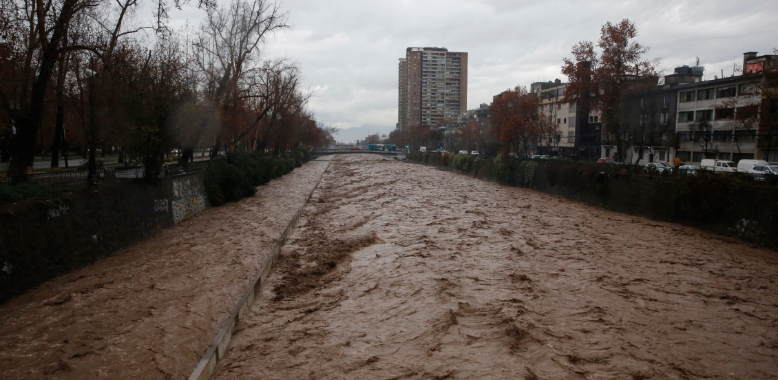 Gobierno advierte riesgo de corte de agua en la Región Metropolitana