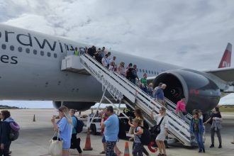 Mas-de-400-turistas-rusos-llegan-a-Isla-de-Margarita-este-29Jul