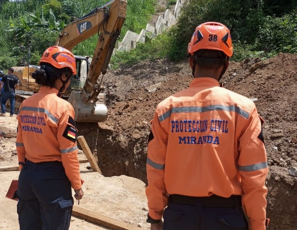 En la zona estaba personal de la Gobernación de Miranda, los cuales quedaron tapiados