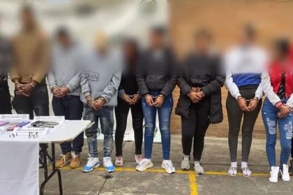 La mandataria informó que además de los capturados se realizaron 17 allanamientos.