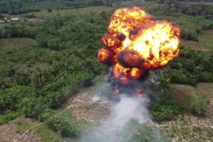 FANB destruye lancha con material para minería ilegal en Amazonas