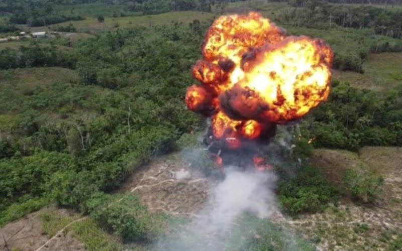 FANB destruye lancha con material para minería ilegal en Amazonas