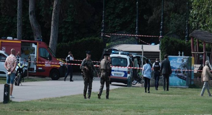 Ataque con cuchillo en Francia deja cuatro niños heridos