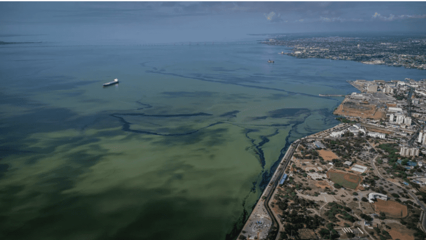 Pdvsa inicia limpieza por derrames de petróleo en el lago de Maracaibo