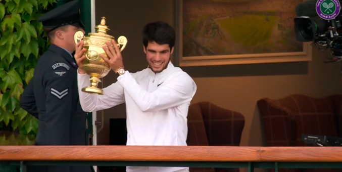 Puso un 2-0 vital al principio del set, pero aún no estaba cómodo, por eso Djokovic igualó y, pese a ir a remolque todo el parcial y salvar un 40-40 con 5-4 en contra