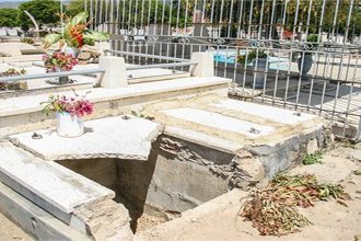 Denuncian profanación de tumbas en el cementerio de Altagracia +VIDEO