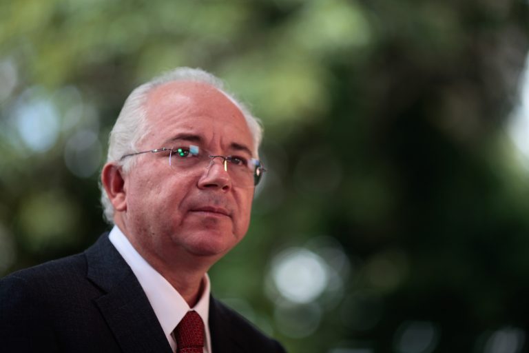 EEUU investiga a Rafael Ramírez por corrupción y solicita ayuda a Portugal