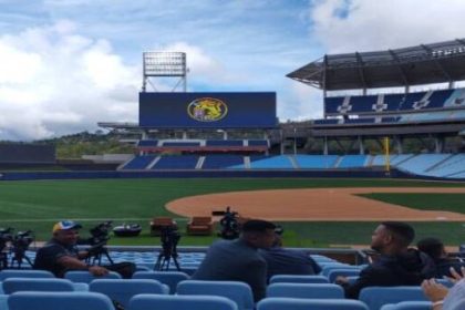 La tarde de este miércoles la directiva del conjunto melenudo hizo el anuncio oficial de que el Estadio Monumental «Simón Bolívar» será su nueva sede.