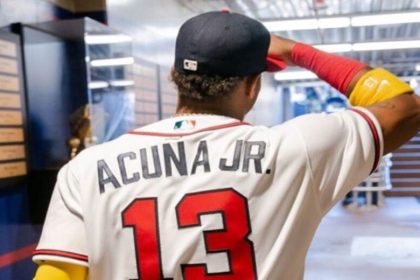 La camiseta Nro. 13 de los Bravos que usa Acuña es la más vendida en las Mayores