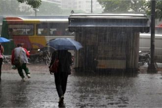 Se prevé que la lluvia estará acompañada con actividad eléctrica y ráfagas de vientos