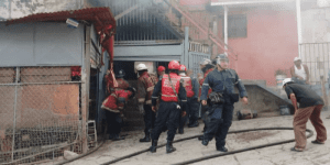 Padre e hija fallecen en incendio en su casa-bodega en el sector puente El Limón