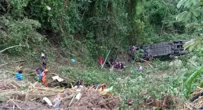 Trágico Accidente en Colombia: Autobús con Migrantes Venezolanos Cae en Barranco #22jul