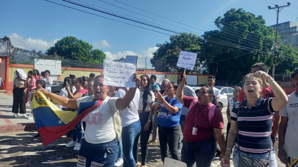 ¡Margarita! CEI Azul y Viento: Protestan contra inseguridad (VIDEO)