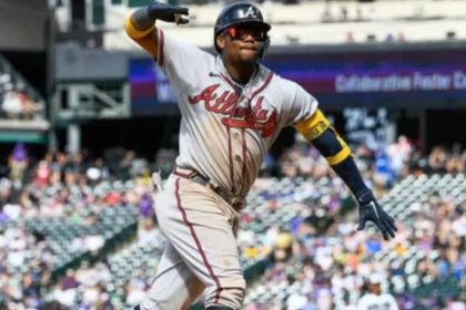 Ronald Acuña Jr. se convirtió en el primer pelotero de la historia de Las Mayores en conseguir más de 20 jonrones