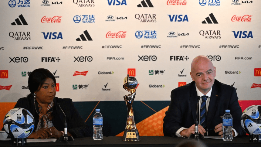 Samoura habló acompañada del presidente de la FIFA, Gianni Infantino, en vísperas de la inauguración del torneo en los dos países de Oceanía.