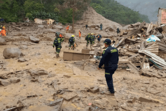 Este viernes fueron evacuadas más de 100 familias en Quetame, que vivían entre los ríos Negro y Contador, debido al riesgo de otra posible avalancha.