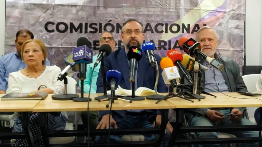 El miércoles en la noche Uzcátegui renunció a su cargo "por falta de condiciones" para seguir adelante con la preparación de los comicios.