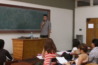 Docentes universitarios cobrarían por concepto de bono vacacional solo 20% de lo obtenido en 2022, según el Observatorio de Universidades.