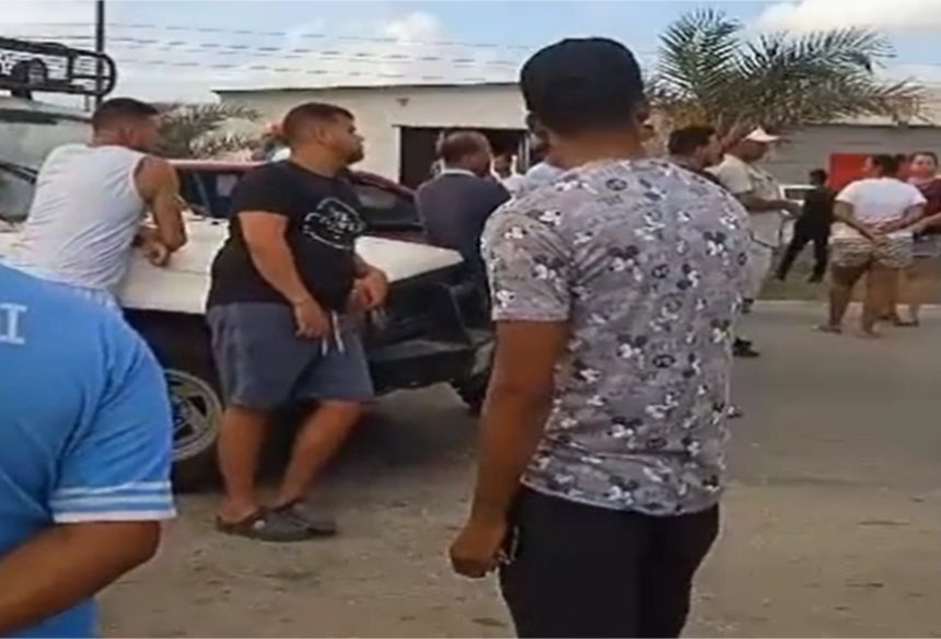 Margarita | Personas bloquearon Av. Juan Bautista por falta de gasolina +VIDEO