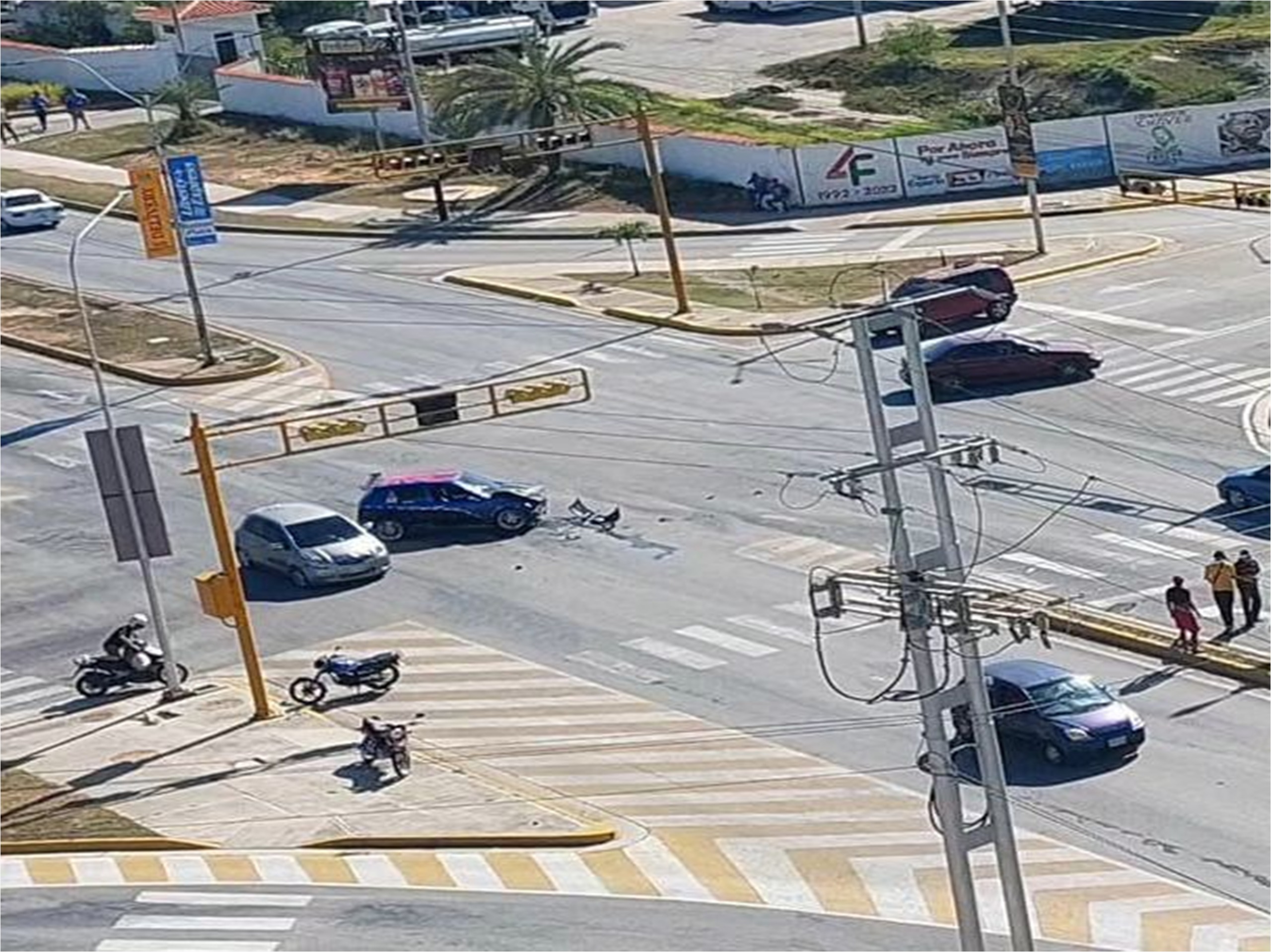 ¡Margarita! Choque de tres vehículos en la intersección de Av. Bolivar C/ La Auyama