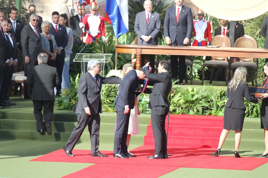 Santiago Peña investido como nuevo presidente de Paraguay