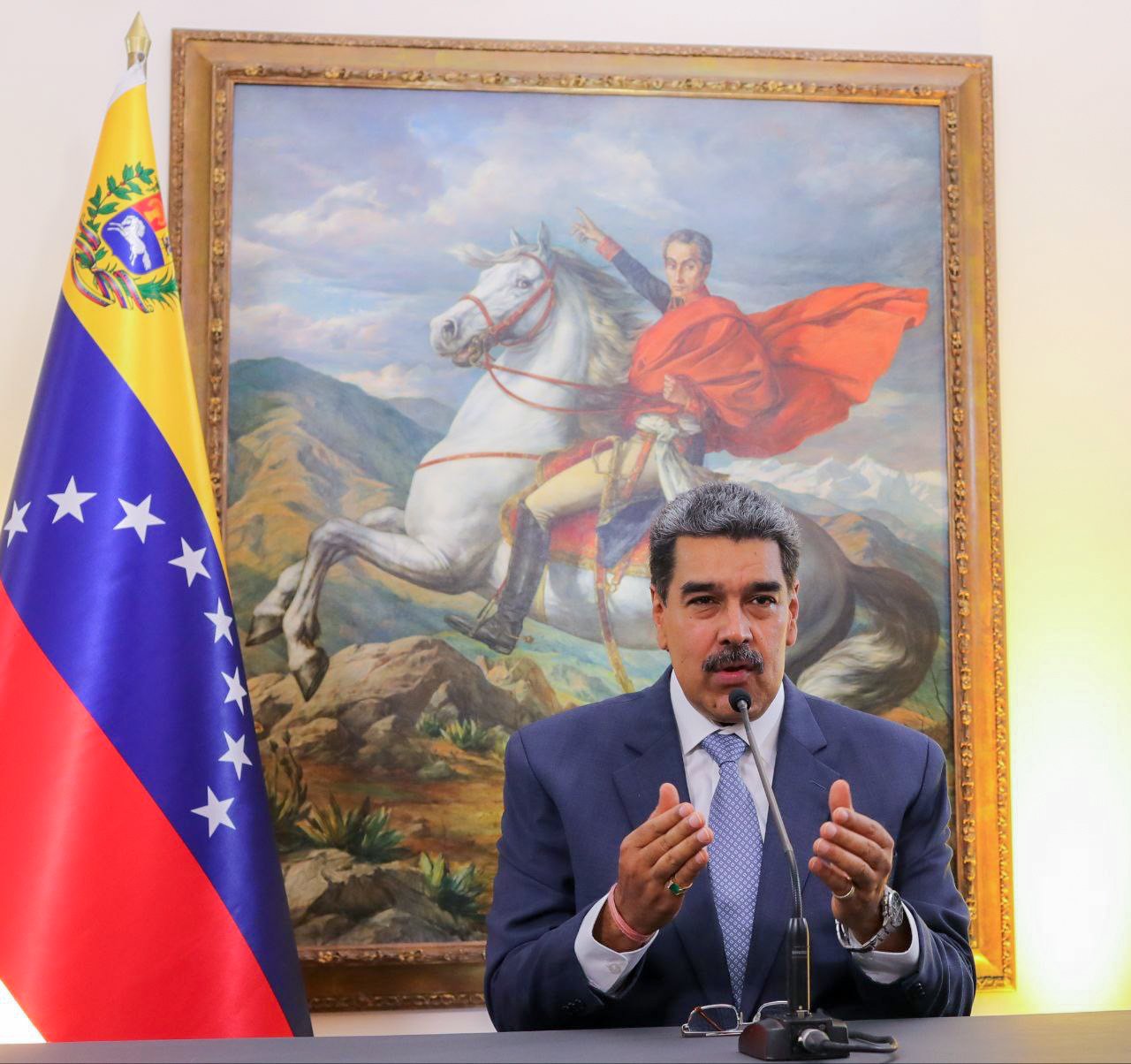 Maduro nombra nuevos ministros para su gabinete