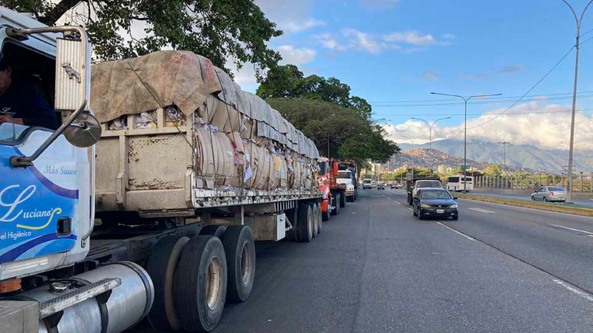 ¿DÓNDE SE HA ESCONDIDO EL GASOIL? Conductores atrapados en Tazón debido a la escasez de combustible (+Informe)