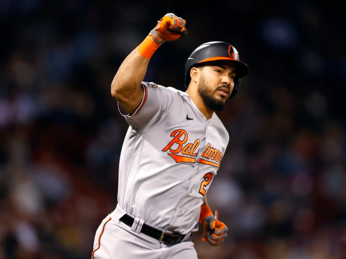 Santander lidera una victoria aplastante de los Orioles