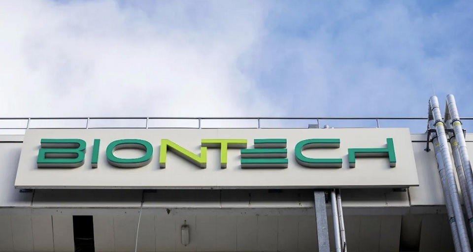 BioNTech ajusta su inversión en investigación de medicamentos debido al descenso en las ventas de vacunas anti-COVID