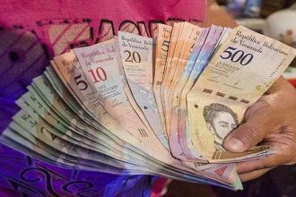 A 31,75 bolívares se mantiene el precio del dólar en Venezuela, según la plataforma de Yummy Dólar.