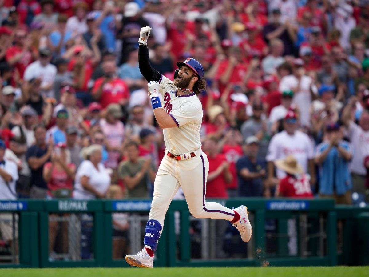 Harper alcanza la cifra de 300 home runs en MLB