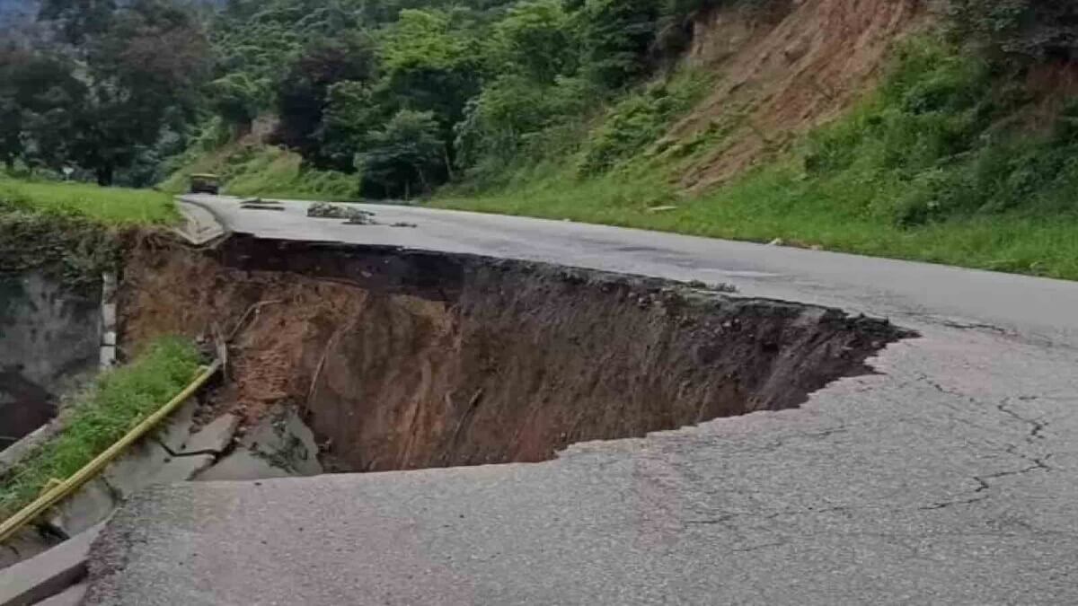 PELIGRO INMINENTE EN LA PANAMERICANA: La vía se encuentra al borde del colapso, amenazando con dejar a Mérida y Zulia incomunicados.