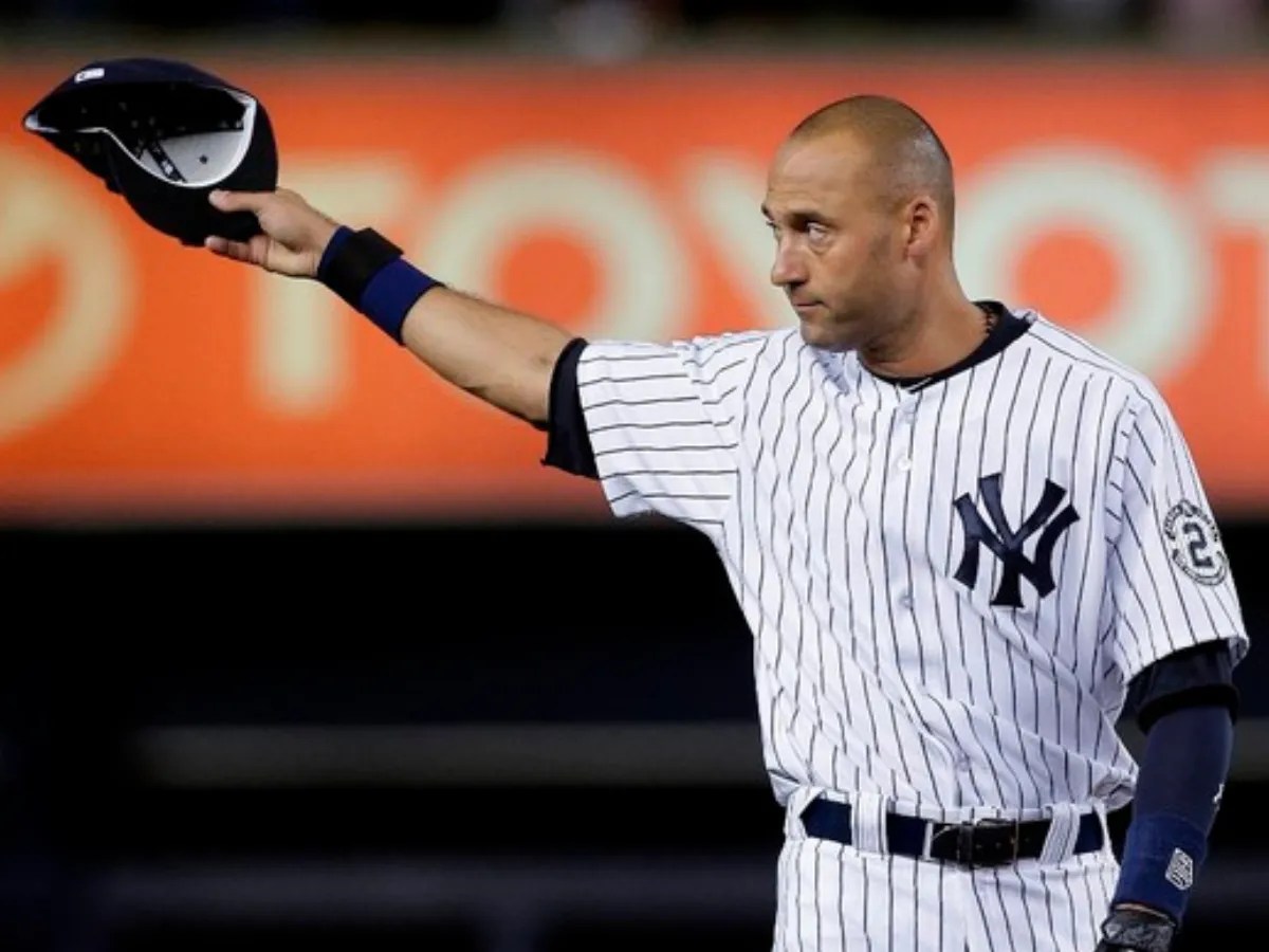 Loria arremete contra Derek Jeter