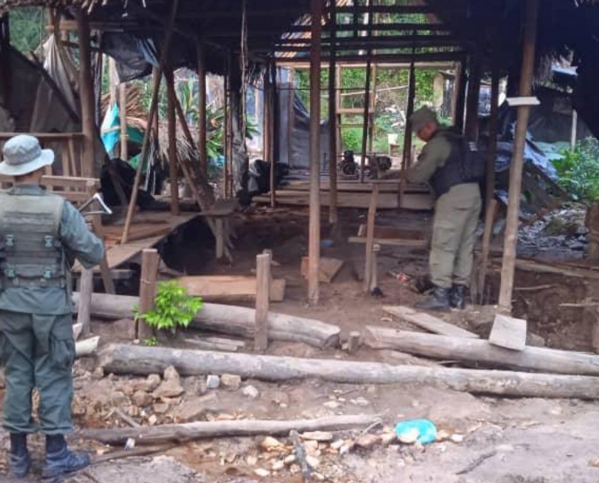 La Fanb prosigue con el desalojo y evacuación de mineros ilegales en la cima del cerro Yapacana