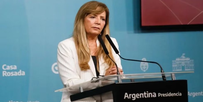 FMI solicitó a Argentina que realizara una devaluación del 100%