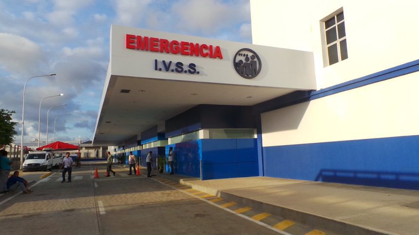 Incidente en ascensor del Hospital Luis Ortega pone en peligro atención médica