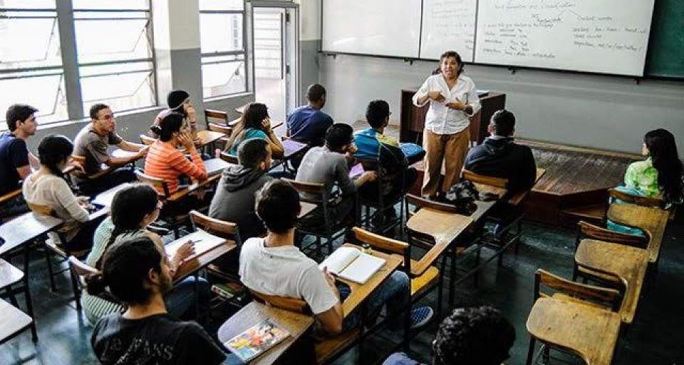 Según Cendas-FVM, un docente venezolano requiere 19,24 salarios mensuales para sostener a su familia