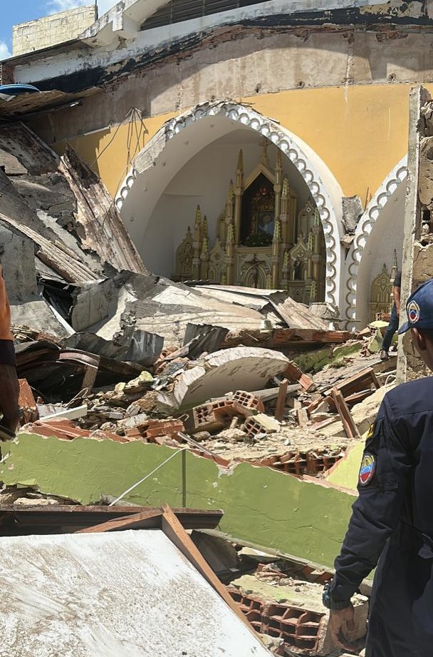 Cae techo de la iglesia Virgen del Rosario de Aranzazú en Santa Rita