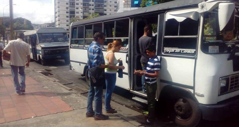 Transportistas y Gobierno establecen una mesa de tarifas para el transporte público