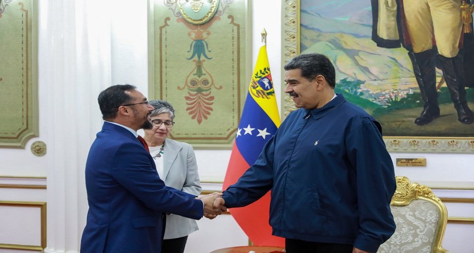 Venezuela y Trinidad analizan la cooperación bilateral en energía y gas