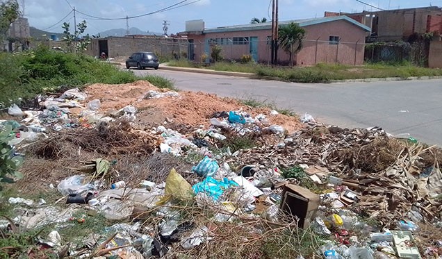 Vecinos de Vista Bella tienen problemas con el suministro de agua y la iluminación pública