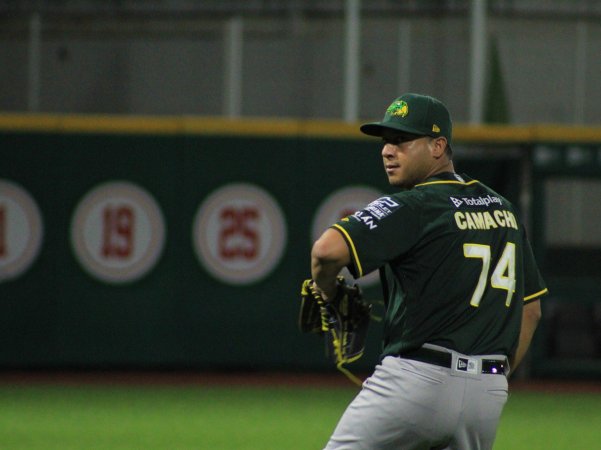 Camacho triunfa en el arranque de los playoffs mexicanos