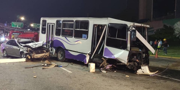 +VIDEO | Varios heridos por un accidente en la Autopista Francisco Fajardo