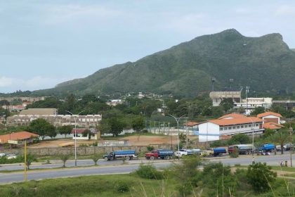 ¡Margarita! Vecinos de la Av. El Colegio piden organización de camiones cisternas