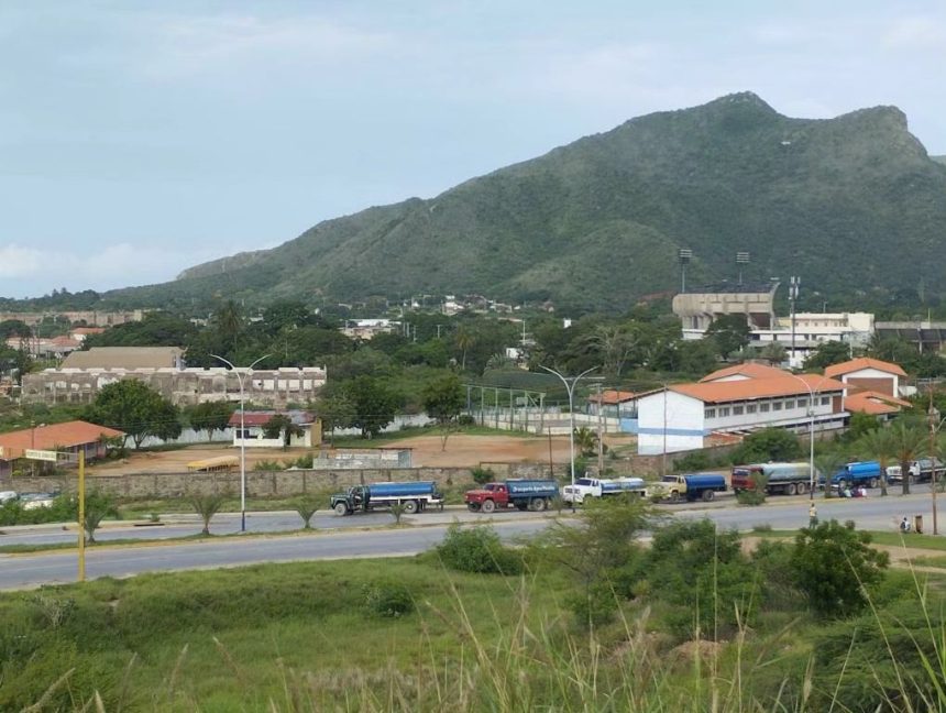 ¡Margarita! Vecinos de la Av. El Colegio piden organización de camiones cisternas