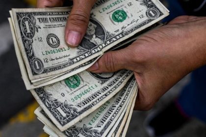 A 31,24 bolívares se mantiene el precio del dólar en Venezuela, según la plataforma de Yummy Dólar.