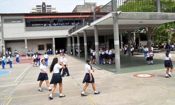 Se estima que un 9% de los padres optará por buscar instituciones educativas privadas con matrículas más asequibles