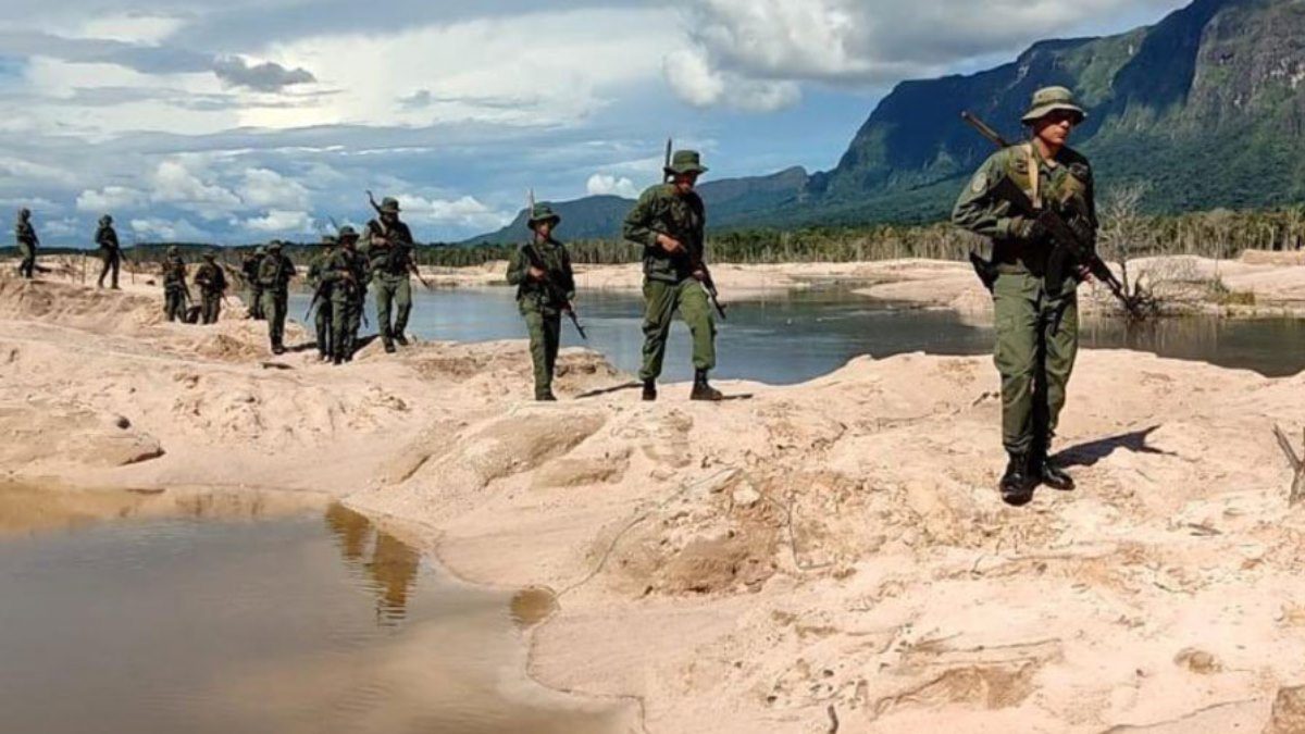 Denuncian que la FANB también desalojó a trabajadores indígenas de minas en Yapacana